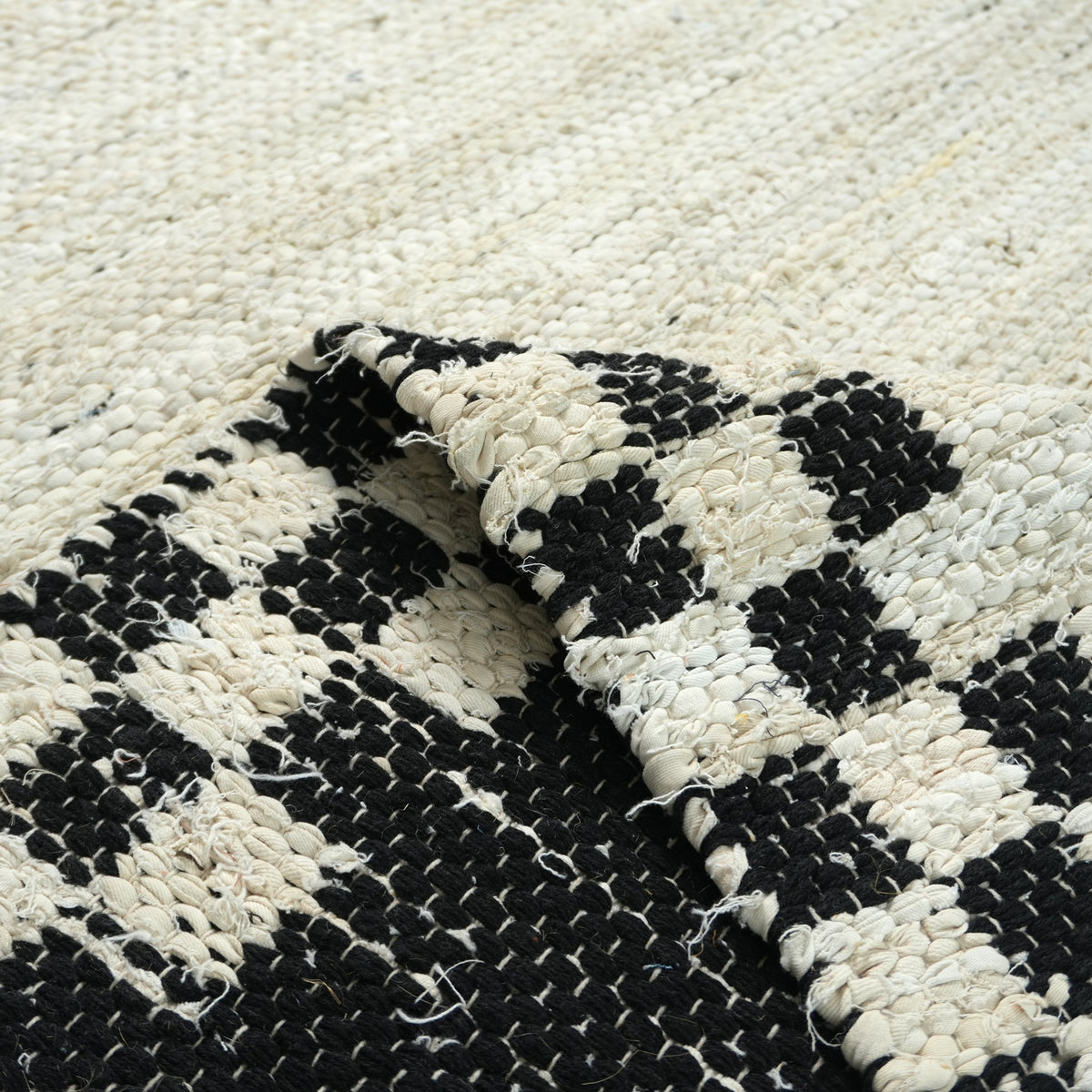 Redwood Rug (Reversible) - Dravit Grey / Eerie Black / Off White [DENIM+COTTON]
