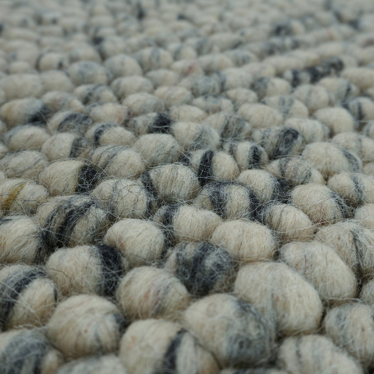 Majestic Rug - Dark Ash / Foggy Gray [NATURAL WOOL]